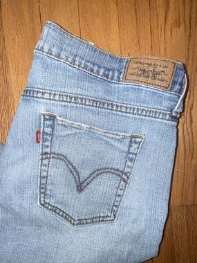 Levi's 515 Capri Size 12 Jeans Medium Wash Denim Jeans